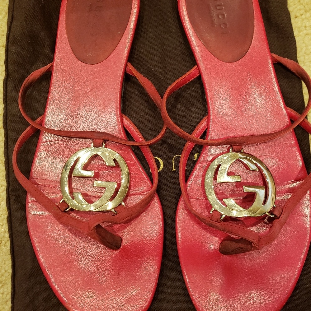 Strawberry Leather GG Logo Cage Thong Flat Sandal
